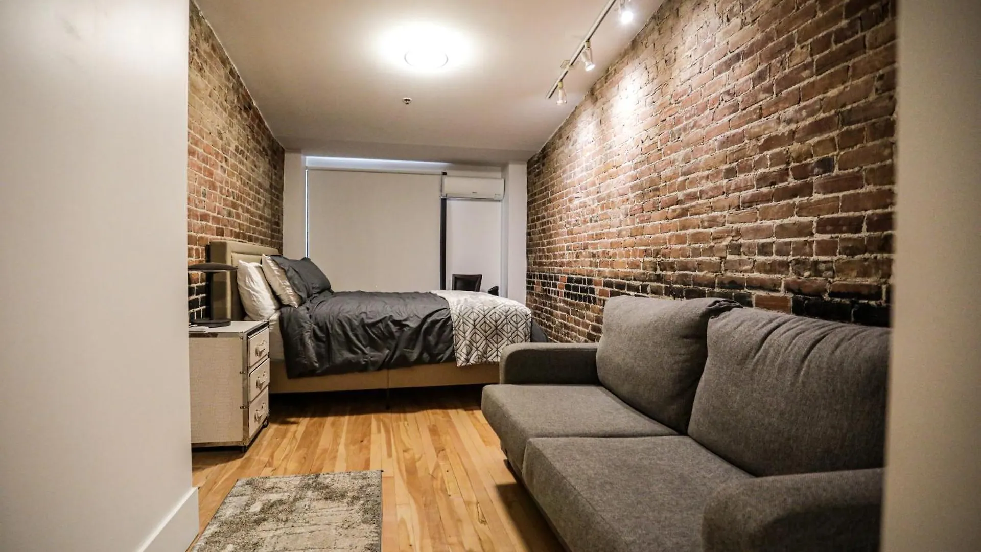 Elegant 1-Bedroom Apartment In Old Port- 301 Montréal Canada