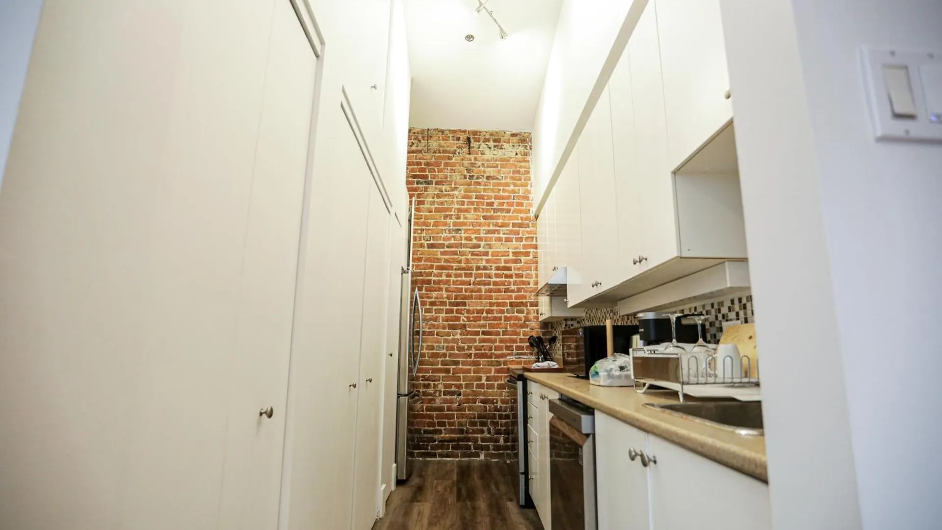 Elegant 1-Bedroom Apartment In Old Port- 301 Montréal 0*,