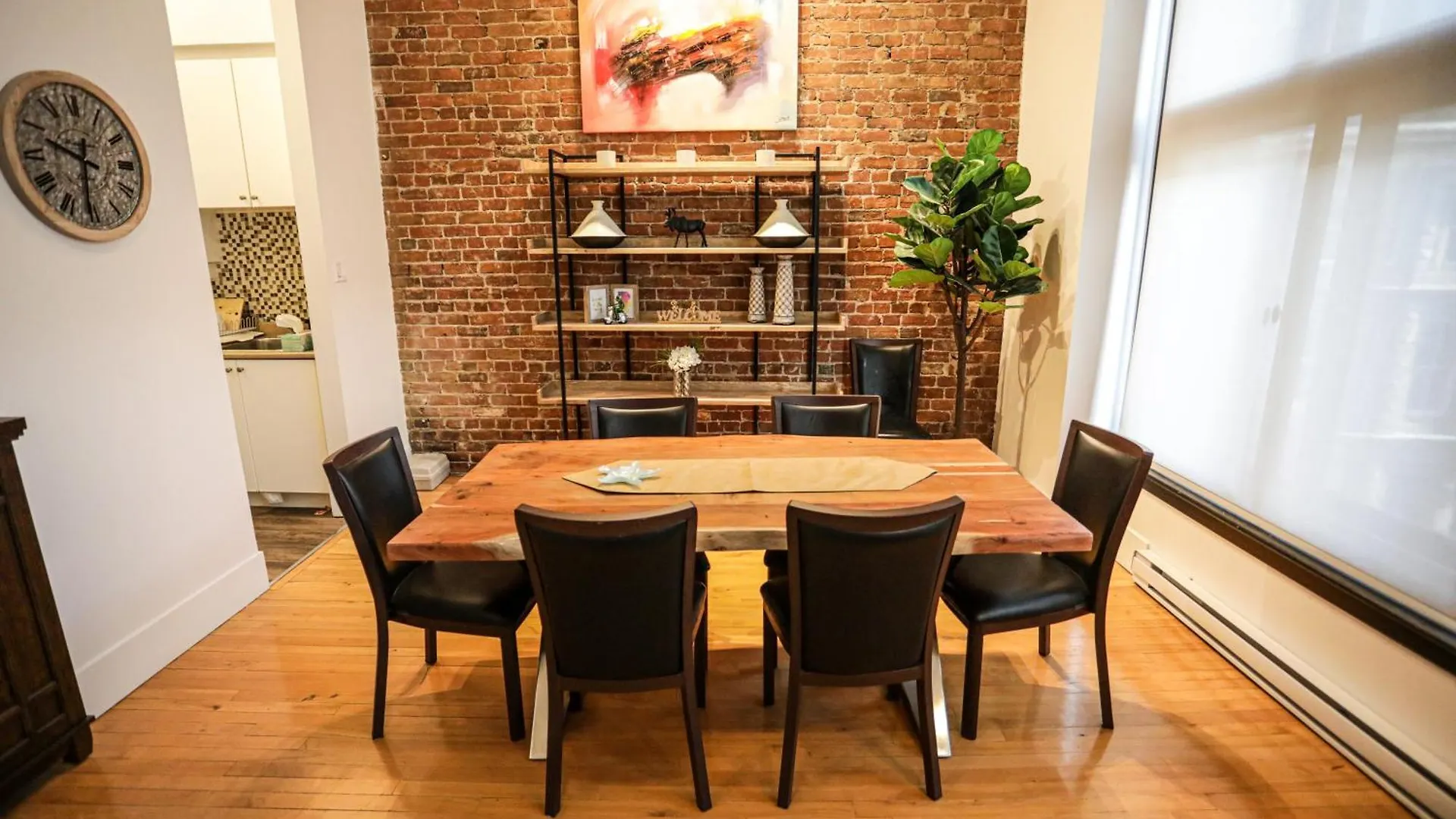 Elegant 1-Bedroom Apartment In Old Port- 301 Montréal